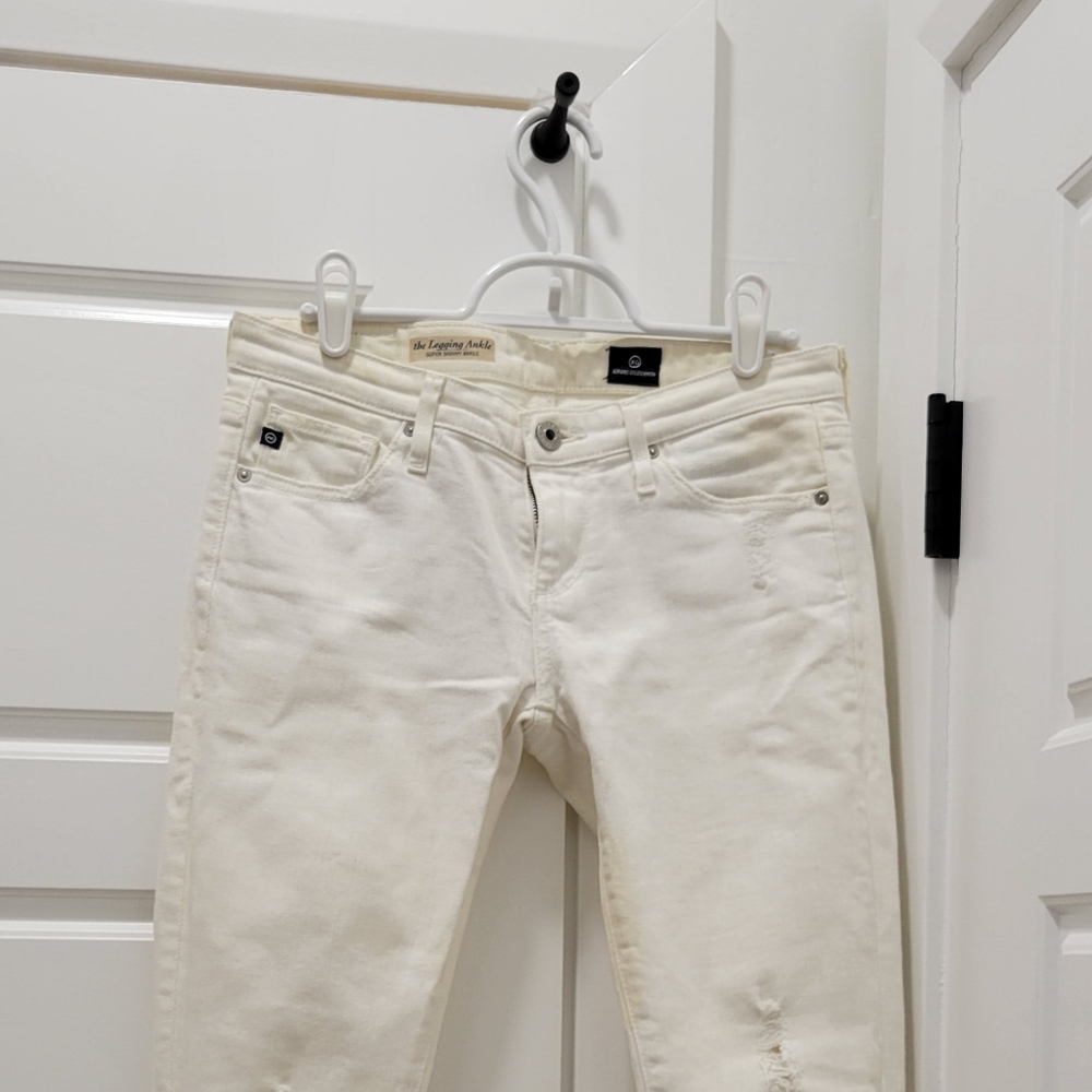 White skinny jeans